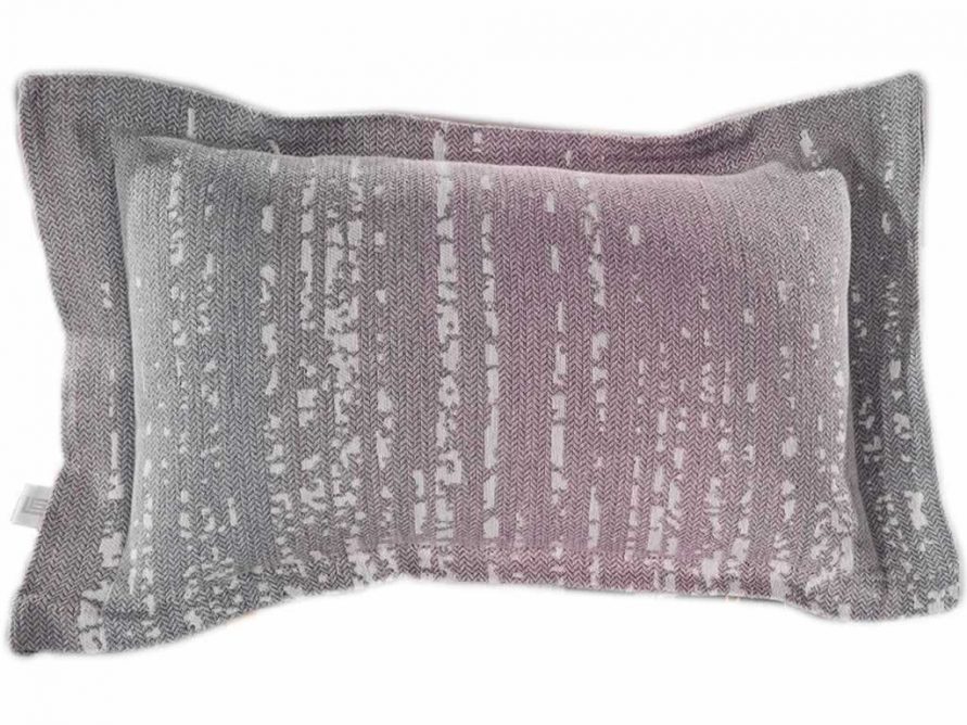 Διακοσμητική μαξιλαροθήκη φιγούρας CE-BA LILAC (50x30) της Guy Laroche