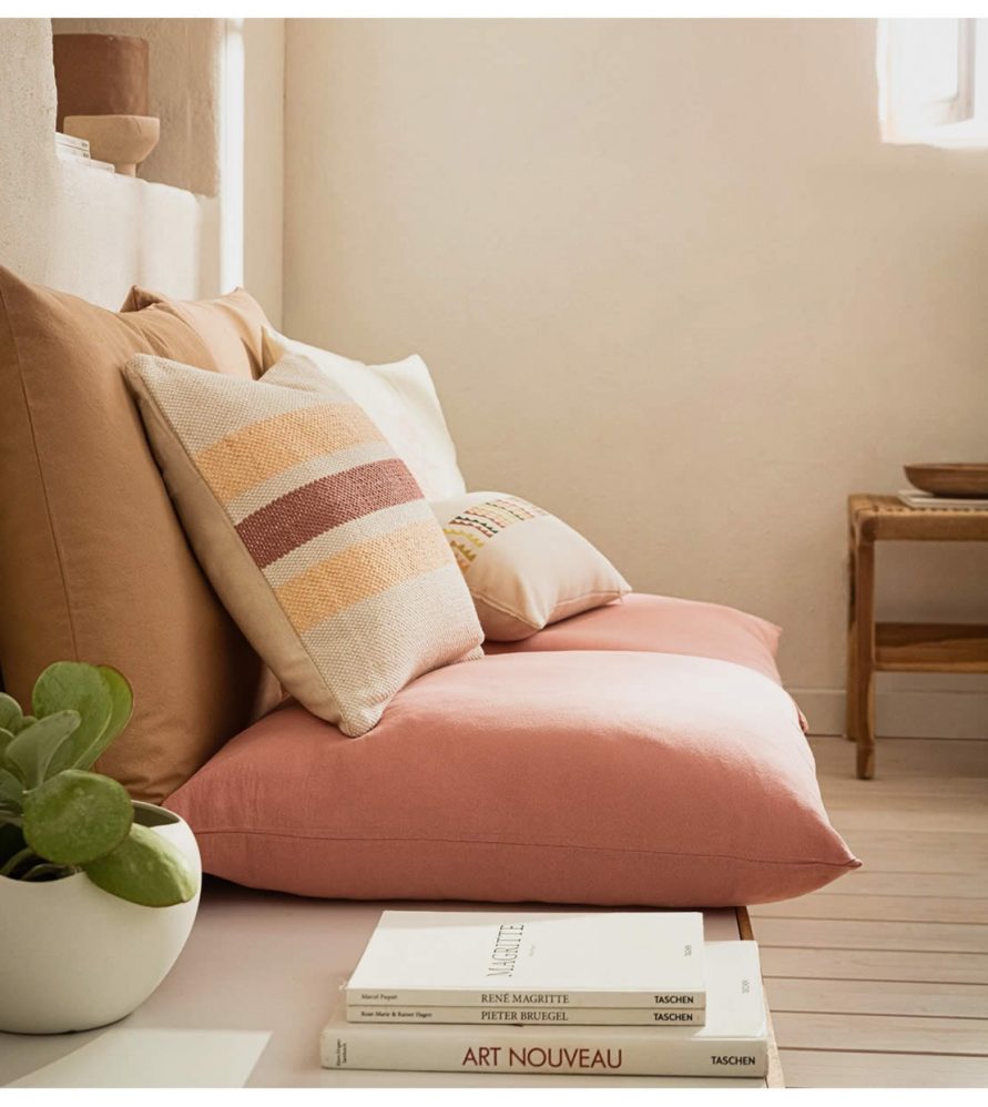 Μαξιλαροθήκη Δαπέδου Light veil 309/17 Apple pink της GOFIS HOME (65x65)