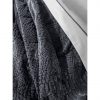 Γούνινη Κουβέρτα Υπέρδιπλη με μαξιλάρι φιγούρας CRUSTY CARBON της Guy Laroche (220x240) 1