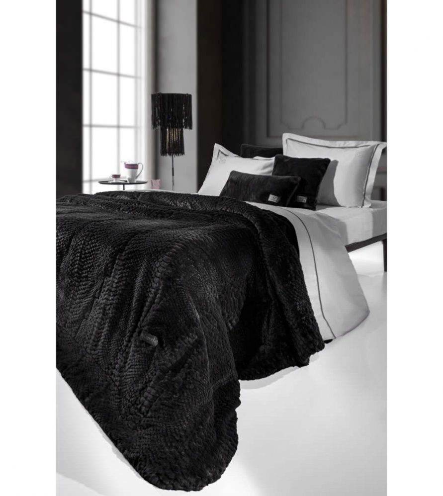 Γούνινη Κουβέρτα Υπέρδιπλη με μαξιλάρι φιγούρας CRUSTY BLACK της Guy Laroche (220x240)