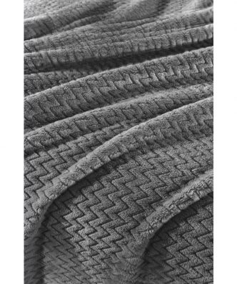 Fleece Κουβέρτα με μαξιλαροθήκη φιγούρας ROMBUS CARBON της Guy Laroche