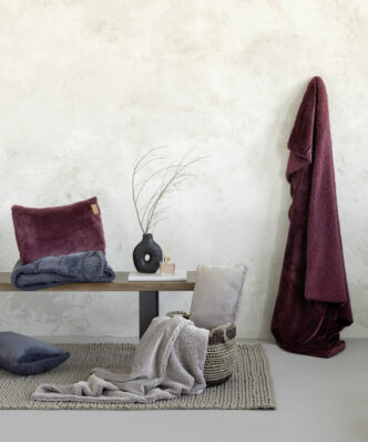 Κουβέρτα Καναπέ με Γούνα Nuan της NIMA HOME (130x170) - Bordeaux